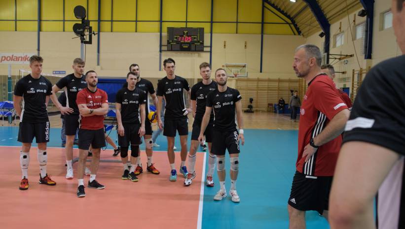 64144_42697693_42697687