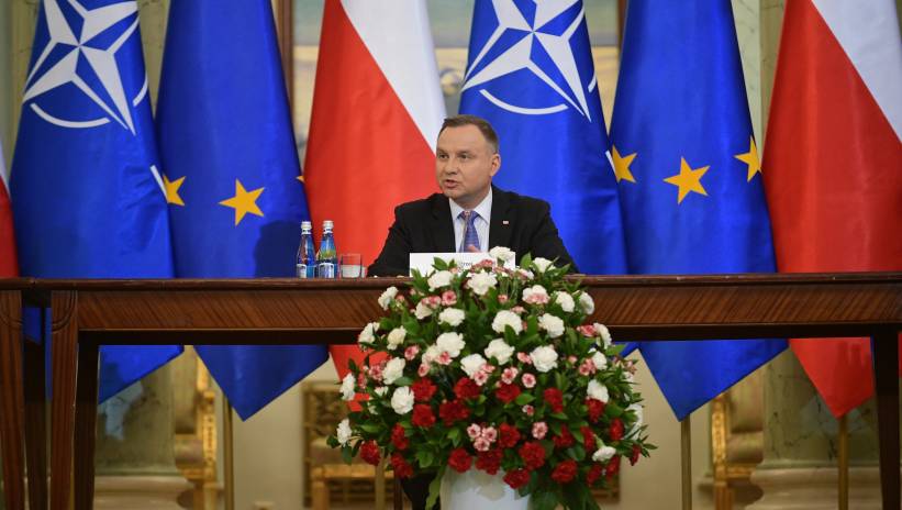 64848_42880407_42880403