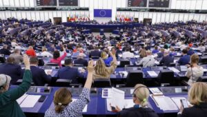 64896_42897943_42897877