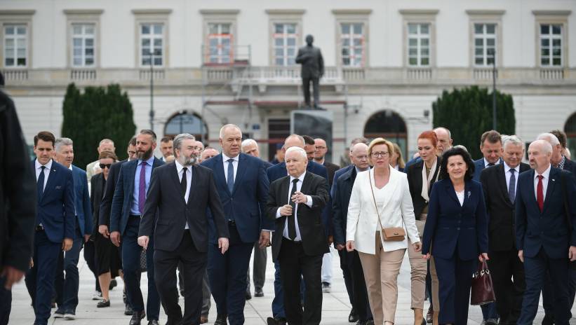 64992_42928475_42928421