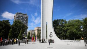 65423_43097003_43096095