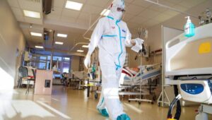 68154_43740209_43740196