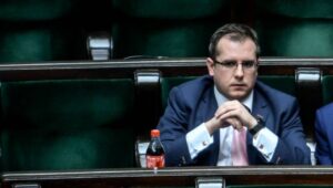 68229_43768077_43768047