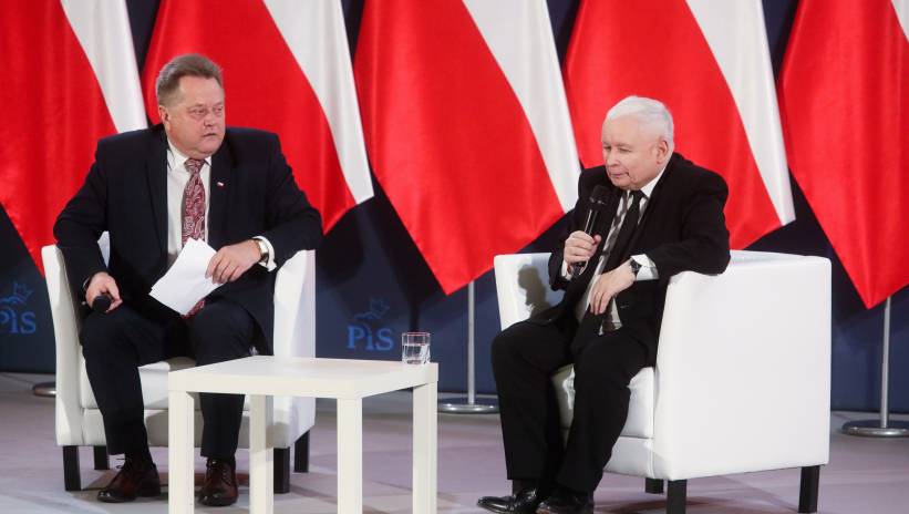 68640_43884398_43884394