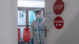 68987_43975553_42650831