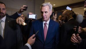 69011_43984669_43984630