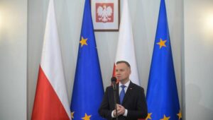 69168_44018925_44018920