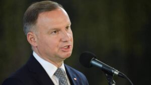 69300_44054229_43580829