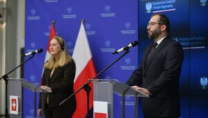 69592_44128387_44128367