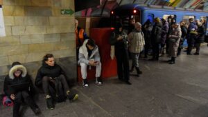 69995_44220897_44220892