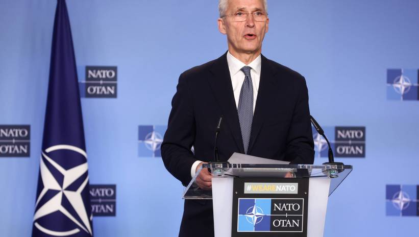 71653_44613432_44606415