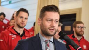 71685_44625882_43477705