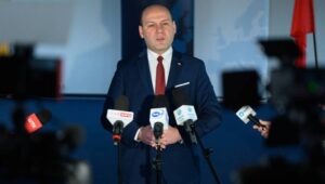 71940_44711128_44711132