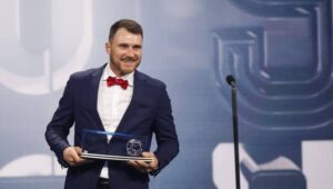 71976_44726082_44726057