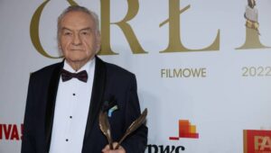 72274_44779178_44779177