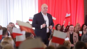 72597_44878885_44877763