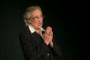 8230_Maja_Komorowska_108