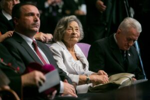 8657_Swiadek_historii_116