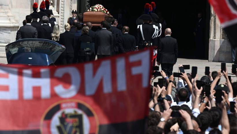 Fot. PAP/EPA/CIRO FUSCO