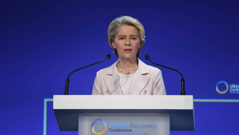 Fot. PAP/EPA/ANDY RAIN / POOL