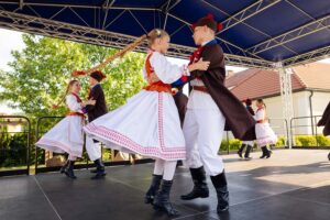 Zespół Pieśni i Tańca "Leliwa" z Leżajska na Festiwalu Kultury Lasowiackiej w Leżajsku. Fot. Tadeusz Poźniak