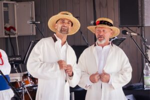 Zespół Pieśni i Tańca "San" z Leżajska. I Przegląd Pieśni Lasowiackich w Grodzisku Dolnym w ramach III Festiwalu Kultury Lasowiackiej. Fot. Tadeusz Poźniak