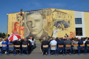 Odsłonięcie muralu z Jankiem Bytnarem w  Kolbuszowej. Fot. Katarzyna Gajda-Bator/IPN Rzeszów