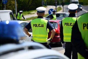 We Wszystkich Świętych na drogach będzie więcej policjantów. W okolicach rzeszowskich cmentarzy zmieniona zostaje organizacja ruchu. Fot. KWP Rzeszów