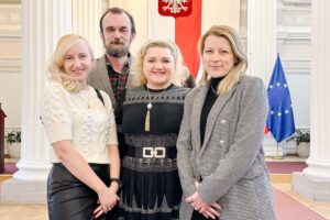 Od lewej: Aneta Gieroń, Szymon Jakubowski, Barbara Kędzierska, Magdalena Mach. Fot. Tadeusz Poźniak