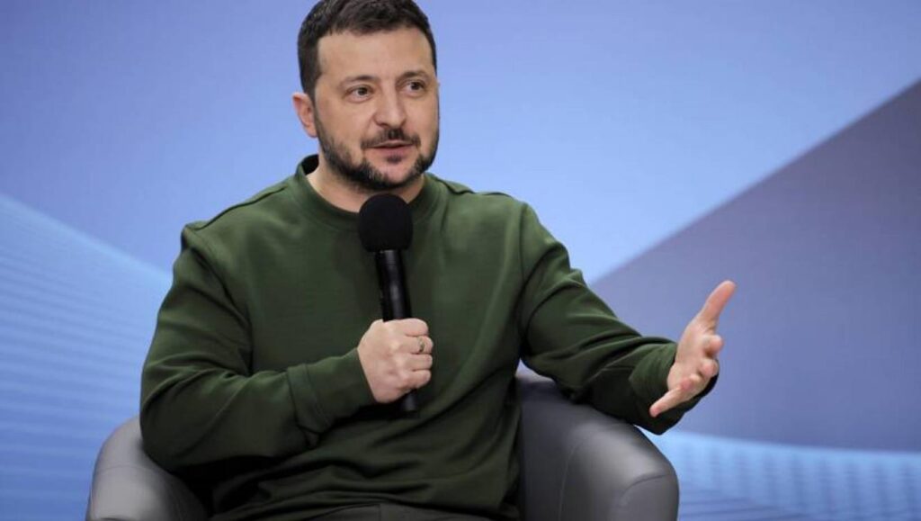 Fot. PAP/EPA/Oleg Petrasyuk
epa11096261 Ukrainian President Volodymyr Zelensky, accompanied by the Polish prime minister, attends a meeting with Ukrainian students in Kyiv (Kiev), Ukraine, 22 January 2024. EPA/Oleg Petrasyuk Dostawca: PAP/EPA.