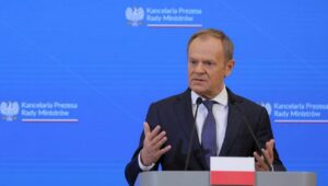 Fot. PAP/Paweł Supernak
Warszawa, 15.02.2024. Premier Donald Tusk podczas wspólnego oświadczenia dla mediów z szefową PE Robertą Metsolą oraz po spotkaniu w siedzibie Kancelarii Prezesa Rady Ministrów w Warszawie, 15 bm. (jm) PAP/Paweł Supernak