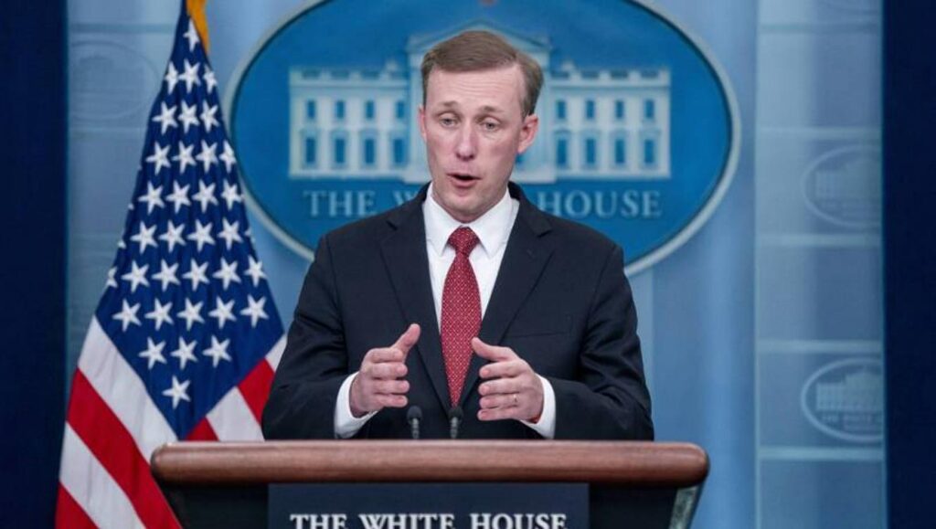 Fot. PAP/EPA/SHAWN THEW / POOL
epa10911958 US National Security Advisor Jake Sullivan responds to a question from the news media during the daily press briefing at the White House in Washington, DC, USA, 10 October 2023. Sullivan responded to questions following US President Biden's comments on the Hamas attacks on Israel. Hundreds of Israelis and Palestinians have died since the militant group Hamas launched an unprecedented attack on Israel from the Gaza Strip on 07 October 2023, leading to Israeli retaliation strikes on the Palestinian enclave. EPA/SHAWN THEW / POOL Dostawca: PAP/EPA.