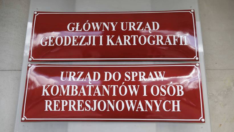 Warszawa, 26.04.2021. Siedziba Urzędu do Spraw Kombatantów i Osób Represjonowanych oraz Głównego Urzędu Geodezji i Kartografii przy ulicy Wspólnej 2/4 w Warszawie, 26 bm. Fot. PAP/Wojciech Olkuśnik