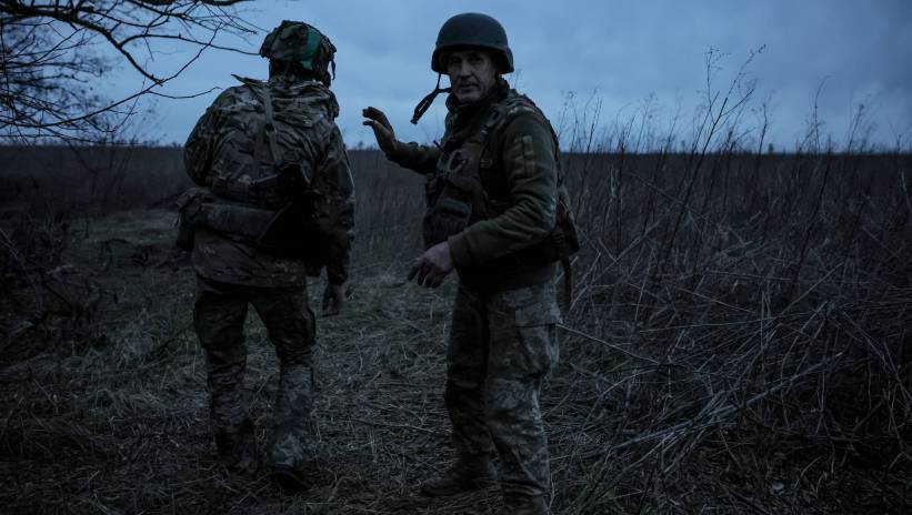Servicemen of the 68th Separate Jager Infantry Brigade "Oleksa Dovbush" on their frontline position in the Kharkiv region, Ukraine, 08 November 2023. Russian troops entered Ukrainian territory in February 2022, starting a conflict that has provoked destruction and a humanitarian crisis. Fot. PAP/EPA/Oleg Petrasyuk