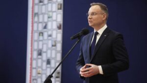 Fot. PAP/Leszek Szymański
Wola Łaskarzewska, 28.02.2024. Prezydent RP Andrzej Duda podczas uroczystości w 80. rocznicę pacyfikacji wsi Wanaty, 28 bm. w Publicznej Szkole Podstawowej im. Pamięci Wanat w Woli Łaskarzewskiej. (ad) PAP/Leszek Szymański