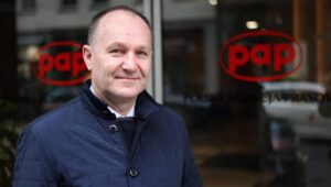 Fot. PAP/Szymon Pulcyn
Warszawa, 11.03.2024. Poseł KO Marek Sowa przed siedzibą Polskiej Agencji Prasowej w Warszawie, 11 bm. Marek Sowa był gościem Studia PAP. (jm) PAP/Szymon Pulcyn