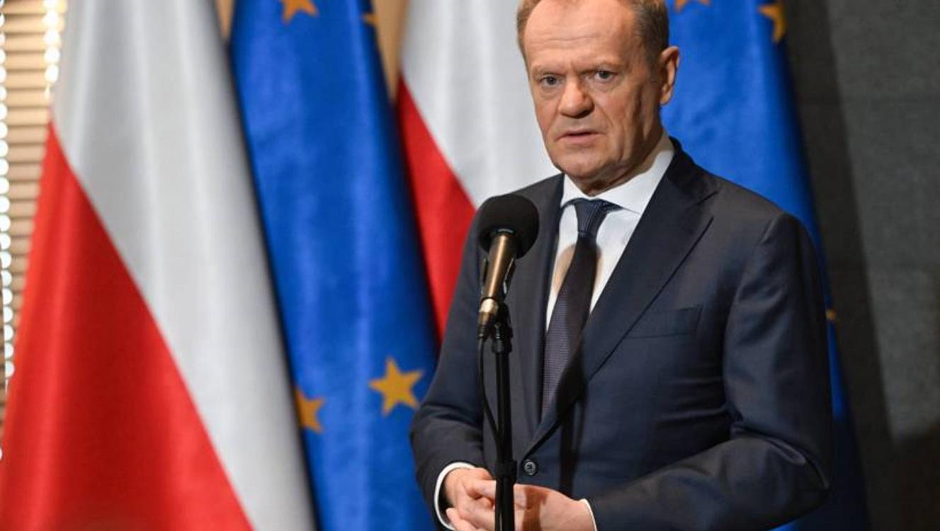 Fot. PAP/Radek Pietruszka
Warszawa, 07.03.2024. Premier Donald Tusk podczas konferencji prasowej w 1 Bazie Lotnictwa Transportowego w Warszawie, 7 bm. Premier udaje się z wizytą do Rumunii. (ad) PAP/Radek Pietruszka