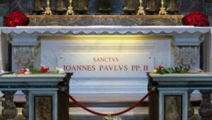 A general view of the tomb of Saint Pope John Paul II in the Chapel of Saint Sebastian in Saint Peter's Basilica, Vatican City, 28 April 2014. Popes John Paul II and John XXIII were canonized by Pope Francis during a mass on Sunday 27 April. Fot. PAP/EPA/CLAUDIO PERI