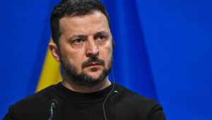 Wilno, Litwa, 11.04.2024. Prezydent Ukrainy Wołodymyr Zełenski na konferencji prasowej po 9. Szczycie Inicjatywy Trójmorza w Pałacu Wielkich Książąt Litewskich w Wilnie, 11 bm. Fot. PAP/Valdemar Doveiko