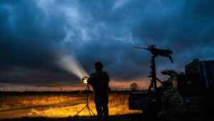 Ukraina, obwód kijowski, 25.03.2024. Na zdjęciach z 24 bm. Ochotnicza Jednostka Obrony Powietrznej na pozycji w obwodzie kijowskim. Trwa inwazja Rosji na Ukrainę. Fot. PAP/Vladyslav Musiienko