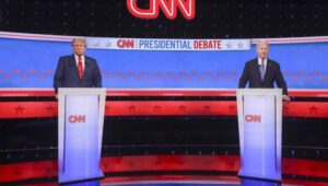 US President Joe Biden (R) and former US President Donald J. Trump (L) participate in the first 2024 presidential election debate at CNN Atlanta studios in Atlanta, Georgia, USA, 27 June 2024. The first 2024 presidential election debate is hosted by CNN. Fot. PAP/EPA/MICHAEL REYNOLDS