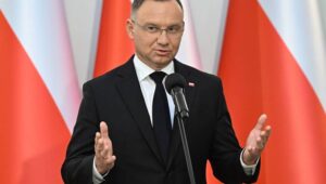 Warszawa, 04.06.2024. Prezydent RP Andrzej Duda przemawia na inauguracji 5. edycji Stażu Prezydenckiego, 4 bm. w Pałacu Prezydenckim w Warszawie. Fot. PAP/Radek Pietruszka