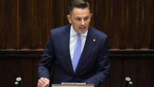Fot. PAP/Paweł Supernak
Warszawa, 09.05.2024. Wiceminister sprawiedliwości Arkadiusz Myrcha na sali obrad Sejmu w Warszawie, 9 bm. Podczas drugiego dnia posiedzenia posłowie zajma się m.in. rządowym projektem ustawy o czasowym ograniczeniu cen za energię elektryczną, gaz ziemny i ciepło systemowe oraz o bonie energetycznym. (aldg) PAP/Paweł Supernak
