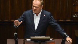 Fot. PAP/Piotr Nowak
Warszawa, 12.07.2024. Premier Donald Tusk przemawia na sali obrad Sejmu w Warszawie, 12 bm. Sejm kontynuuje dwudniowe posiedzenie. Posłowie zajmują się sprawozdaniem Komisji o wyrażenie zgody na pociągniecie do odpowiedzialności karnej posła Mariusza Błaszczaka. (mr) PAP/Piotr Nowak