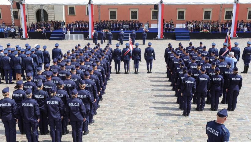 Fot. PAP/Rafał Guz
Warszawa, 24.07.2024. Centralne obchody Święta Policji na placu Zamkowym w Warszawie, 24 bm. (ad) PAP/Rafał Guz