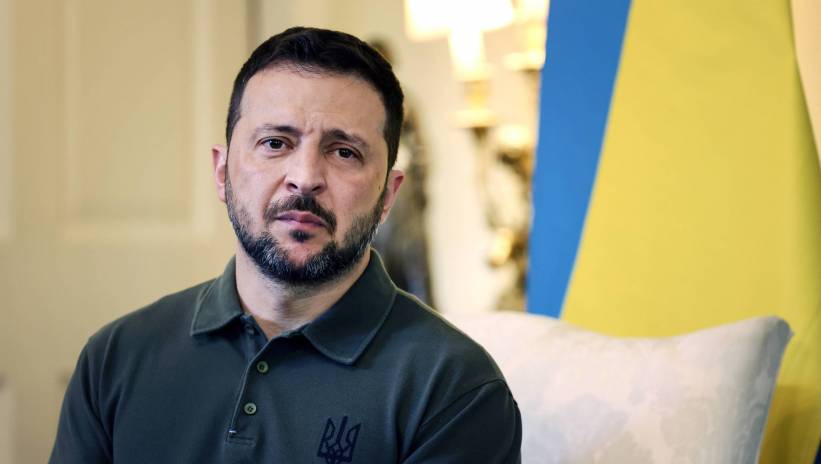 Ukrainian President Volodymyr Zelensky attends talks with British Prime Minister Keir Starmer (not pictured) at 10 Downing Street in London, Britain, 19 July 2024. Zelensky is the first foreign leader to address the British Cabinet on 19 July, since former US President Bill Clinton in 1997. Fot. PAP/EPA/ANDY RAIN / POOL