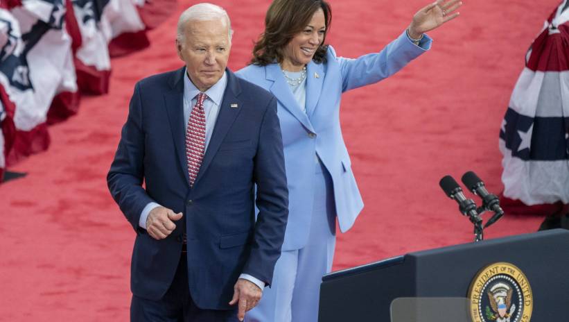 US President Joe Biden with Vice President Kamala Harris concludes his remarks during a campaign rally at Girard College in Philadelphia, Pennsylvania, USA, 29 May 2024 (reissued 21 July 2024). Joe Biden on 21 July announced on his X (formerly Twitter) account that he would not seek re-election in November 2024, and endorsed Harris to be the Democrats' new nominee. Fot. PAP/EPA/SHAWN THEW