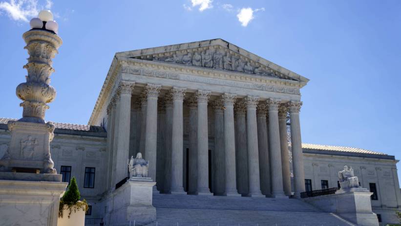 A general view on the US Supreme Court in Washington, DC, USA, 01 July 2024. The US Supreme Court ruled, on 01 July, that former US President Donald J. Trump is entitled to immunity from prosecution in the context of his official acts. Fot. PAP/EPA/WILL OLIVER