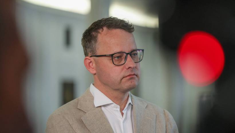 Fot. PAP/Paweł Supernak
Warszawa, 24.07.2024. Poseł PiS Marcin Romanowski podczas wypowiedzi dla mediów w Sejmie w Warszawie, 24 bm. (sko) PAP/Paweł Supernak