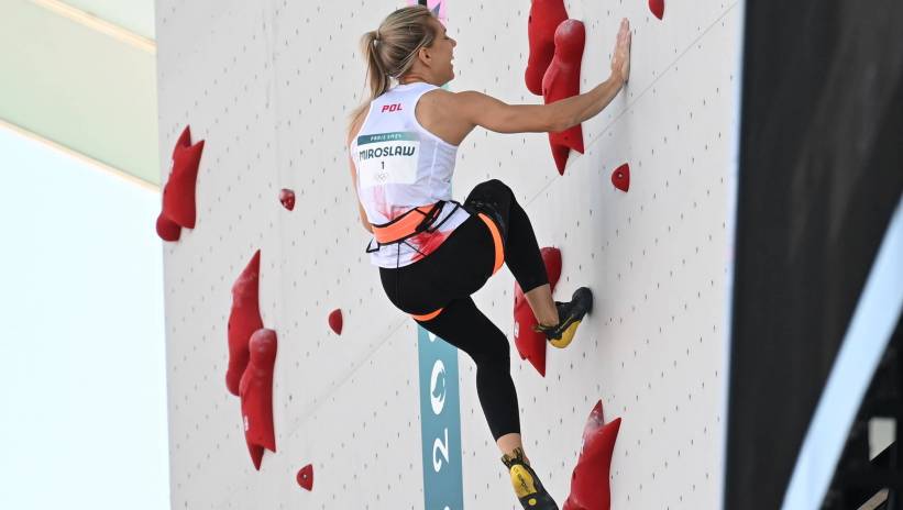 Fot. PAP/Adam Warżawa
Paryż, Francja, 05.08.2024. Igrzyska Olimpijskie Paryż 2024. Polka Aleksandra Mirosław w 1. biegu rywalizacji we wspinaczce na czas, 5 bm. (gj) PAP/Adam Warżawa